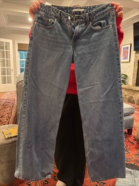 Levi's Woman’s Straight-Leg Jeans in Mid Blue